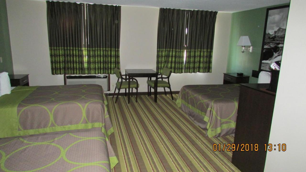 Super 8 By Wyndham Rock Springs Hotel Kültér fotó